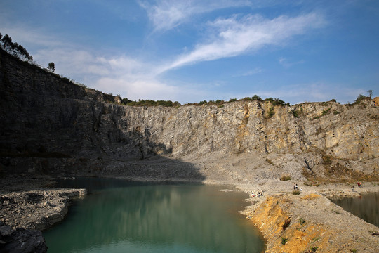 荒山野嶺