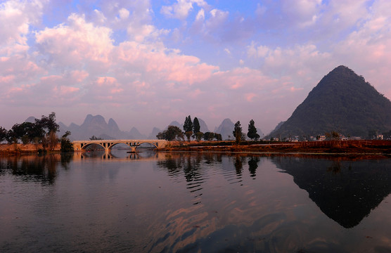 遇龍河橋