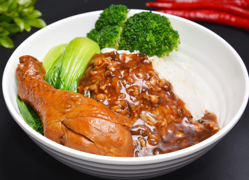雞腿飯