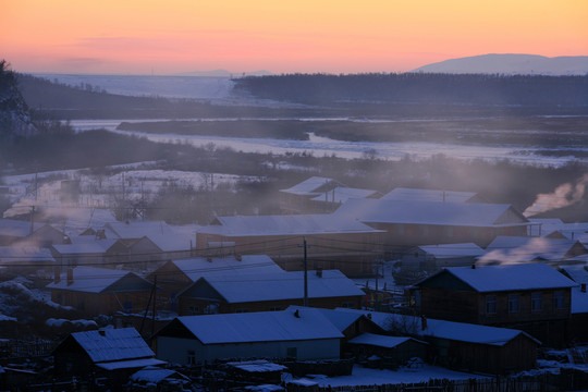 東北雪村暮色