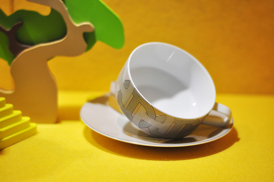 時(shí)尚簡(jiǎn)約的茶杯