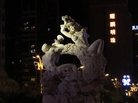 白族雕塑