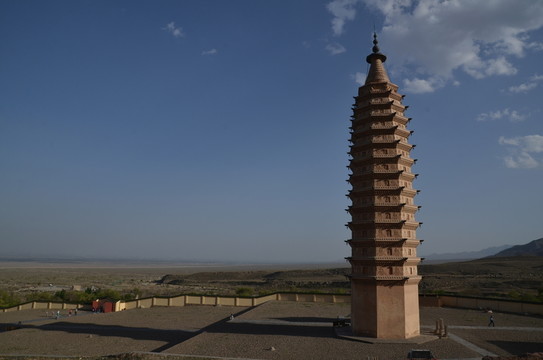 寧夏風(fēng)光 拜寺口雙塔
