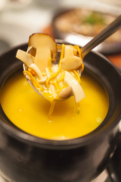養(yǎng)生菌菇湯