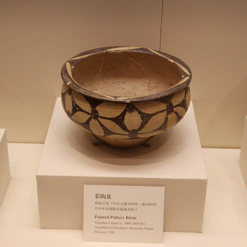 彩陶盆