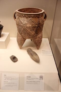 袋足陶模