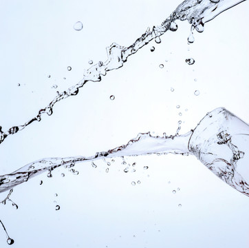 水