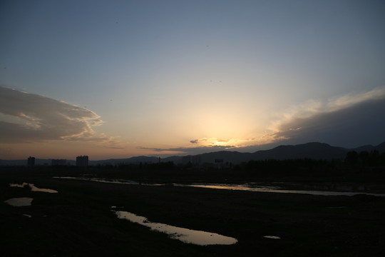 洛河風(fēng)光