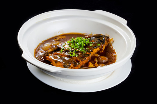 醬香魚頭煲