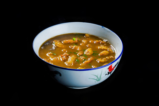酥肉煲湯