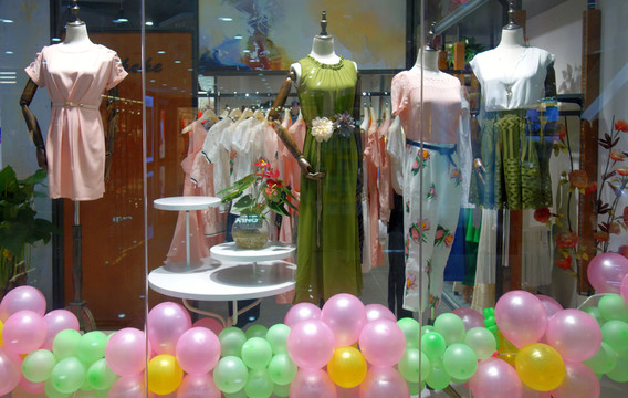 女裝店 櫥窗模特 夏裝