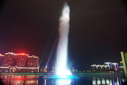 河源茶山公園亞洲第一噴泉夜景