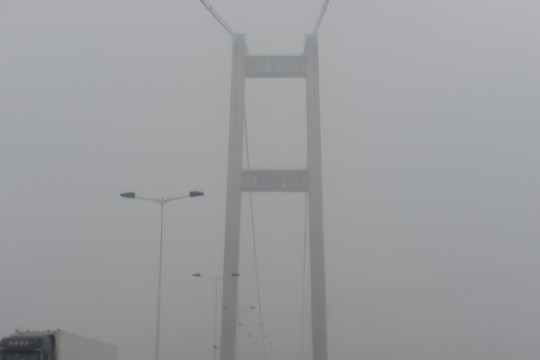 煙雨的揚州大橋