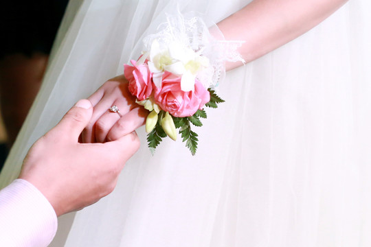 結(jié)婚牽手