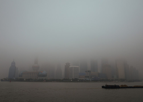 大霧里的陸家嘴 經(jīng)濟(jì)不景氣