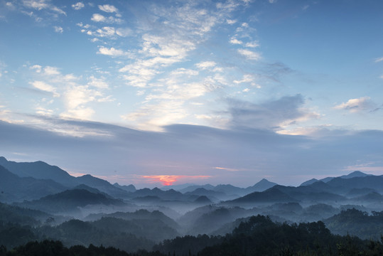 山巒
