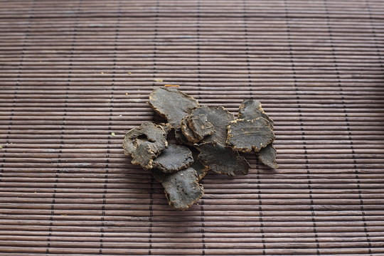 中藥 何首烏