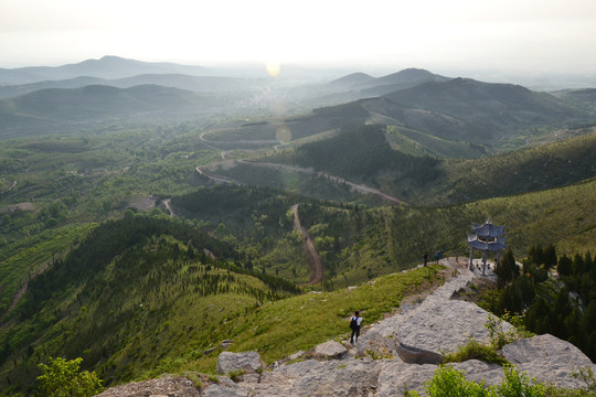 遠(yuǎn)山
