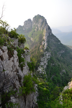 懸崖峭壁