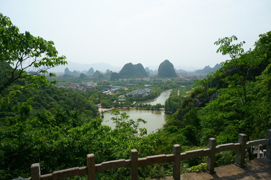 遠(yuǎn)山