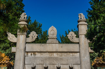 明十三陵總神路龍鳳門