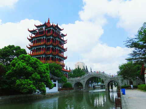 鶴鳴樓