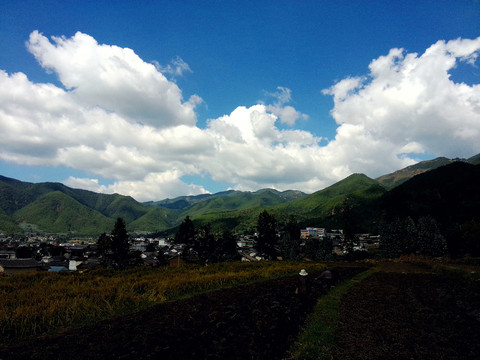 藍(lán)天白云