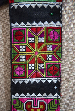 彝族刺繡帶