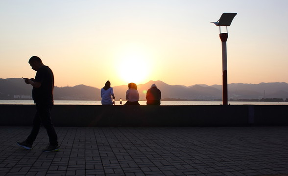 滇池夕陽