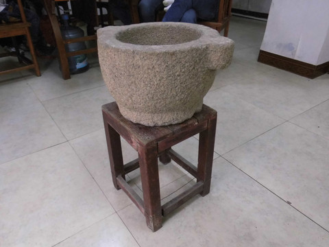 石臼