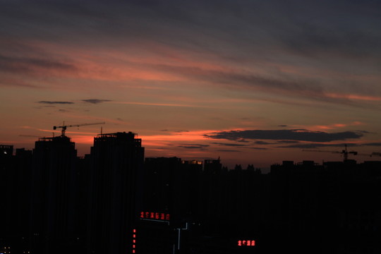 絢麗晚霞 城市天空