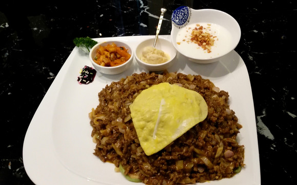 孜然味碎肉拌面