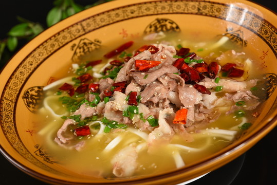 酸湯肥牛