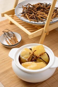 蟲草燉雞湯