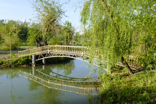 小河