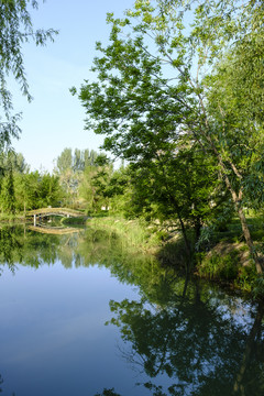 小河