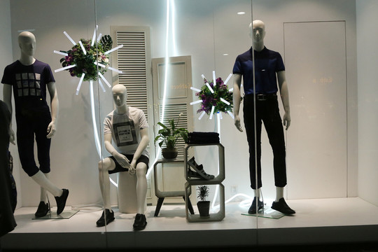 服裝店 櫥窗 專(zhuān)賣(mài)店櫥窗