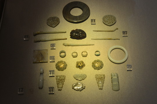 玉飾品
