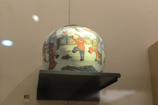 彩陶罐