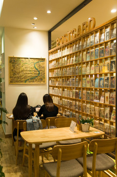 書店書架