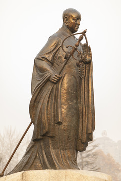 玄奘銅像