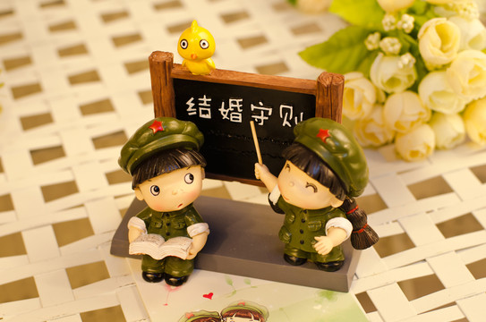 綠軍人情侶小擺件全套