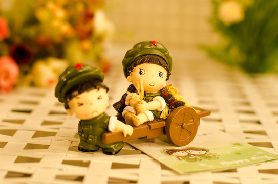 綠軍人情侶小擺件全套