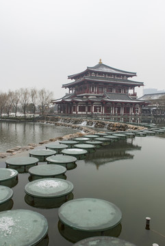 大唐芙蓉園水上長亭古樓
