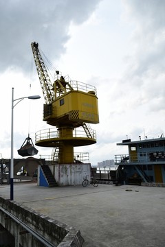 吊機