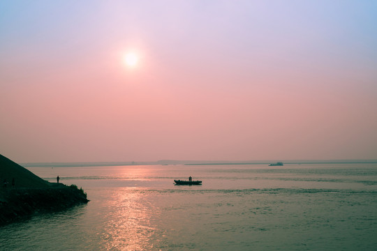 長(zhǎng)江落日