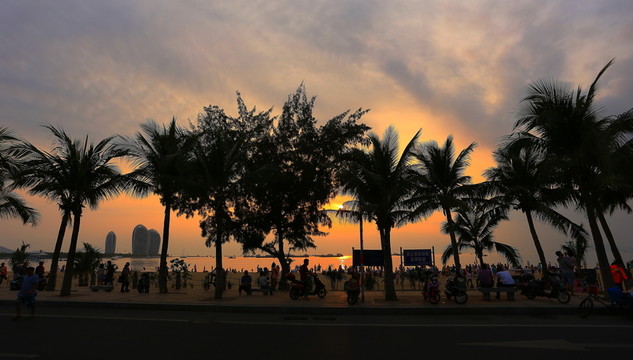 海濱夕照