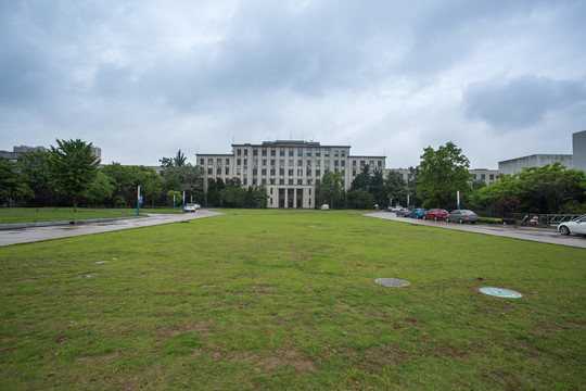 安徽大學(xué)