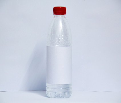 礦泉水瓶