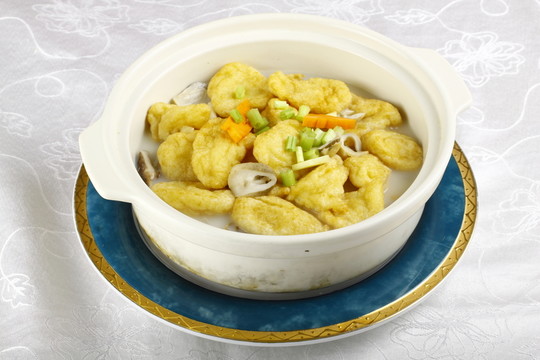雜菌煮魚(yú)腐